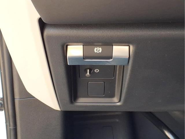 2024 Land Rover Defender 110 P300